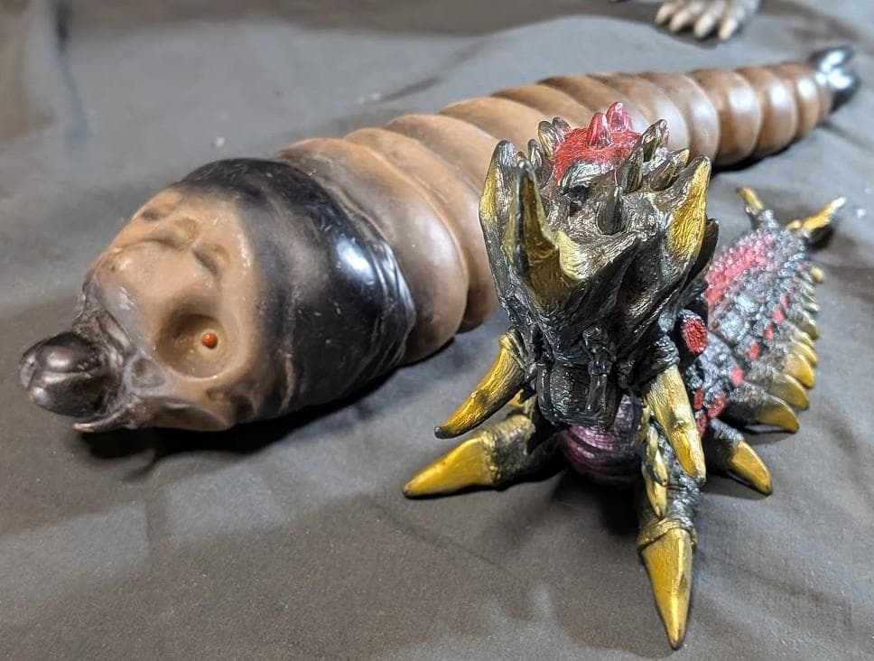 平成ゴジラＶＳシリーズ　モスラ・バトラ幼虫（バンダイ）ソフビ３体セット＋１