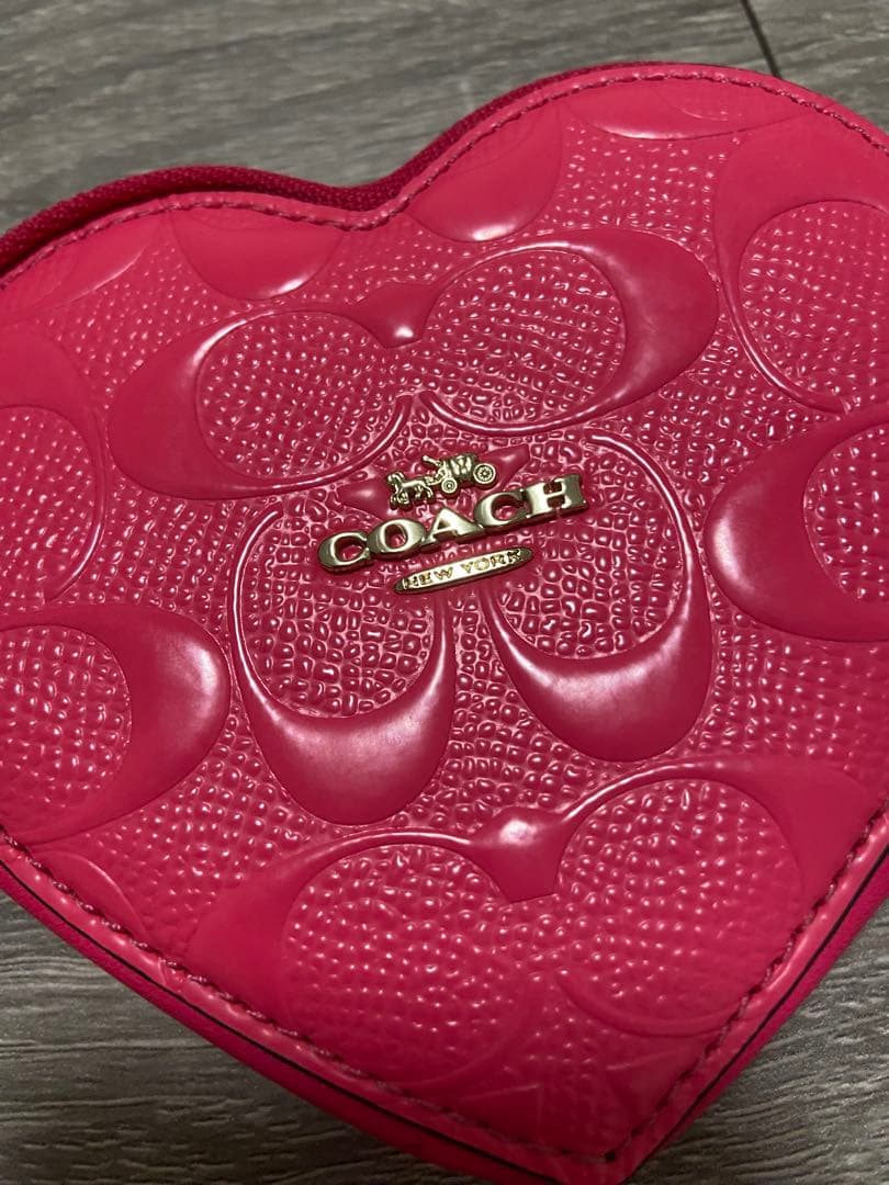 COACH ハート型チェーン付きケース カードケース ミニポーチ