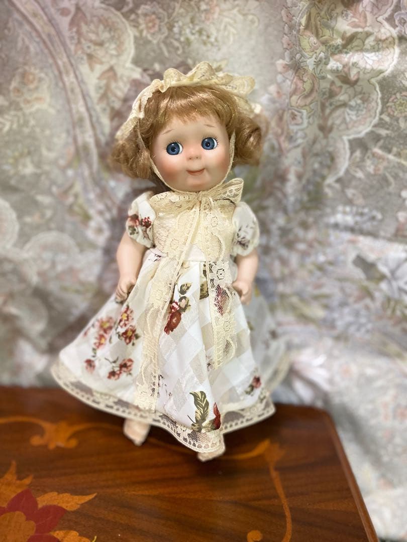 PATRICIA LOVELESS 　グーグリー　ドール　ビスクドール