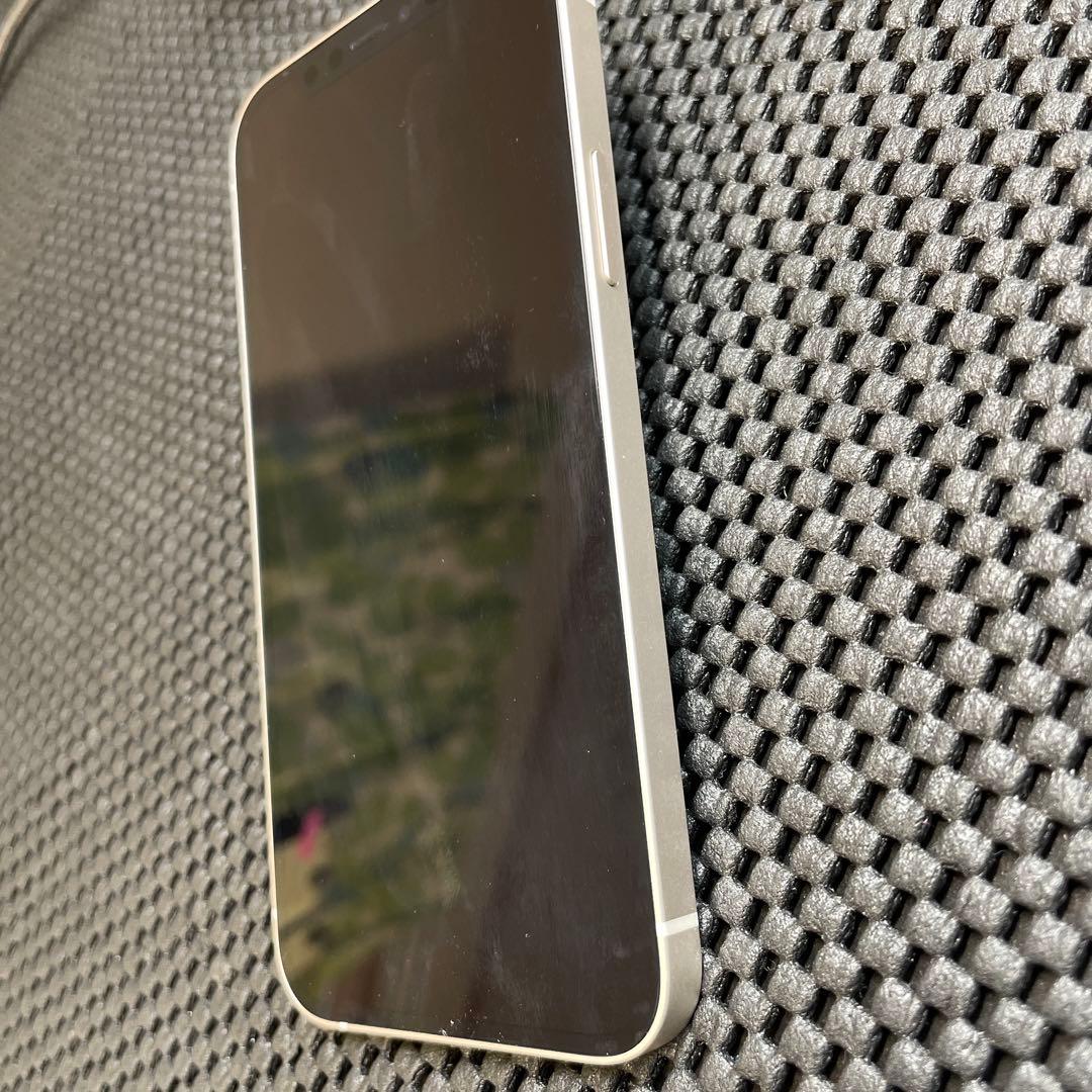 バッテリー100% 未使用に近いiPhone12 64GB