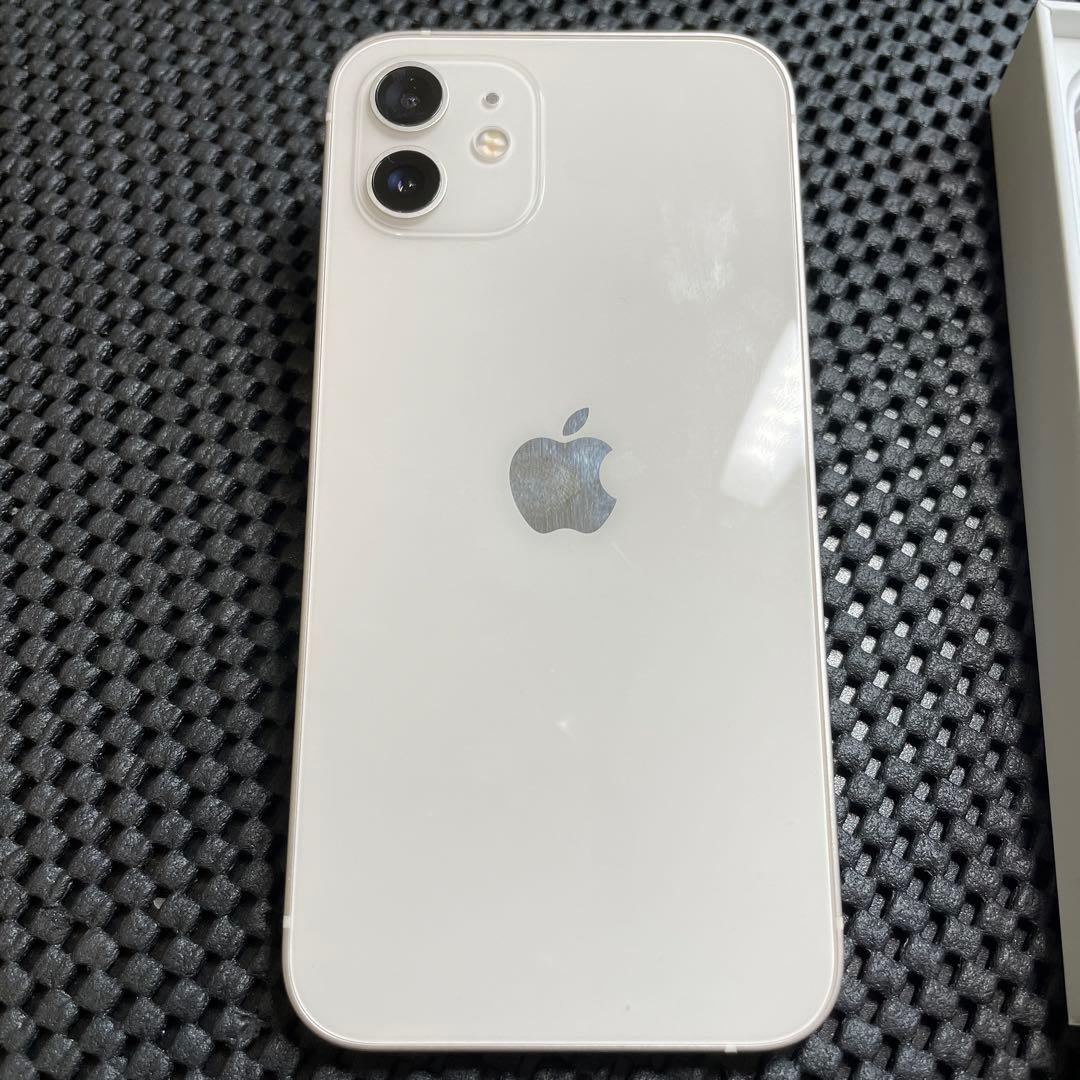 バッテリー100% 未使用に近いiPhone12 64GB