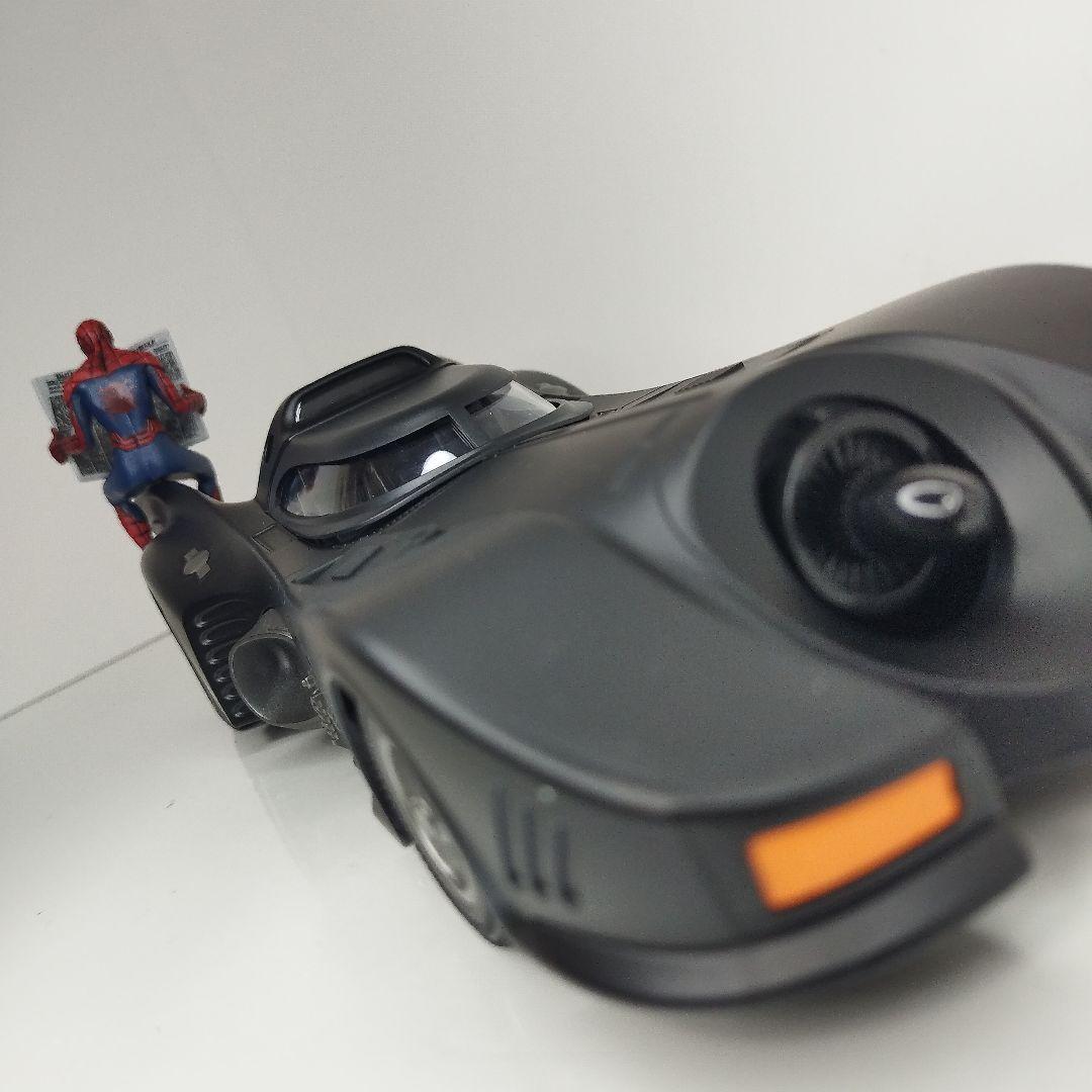 〓1/18スケール〓バットモービルとスパイダーマン〓金属製ダイキャストモデルカー