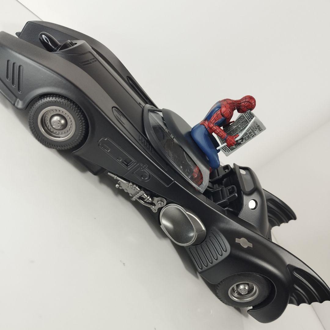 〓1/18スケール〓バットモービルとスパイダーマン〓金属製ダイキャストモデルカー