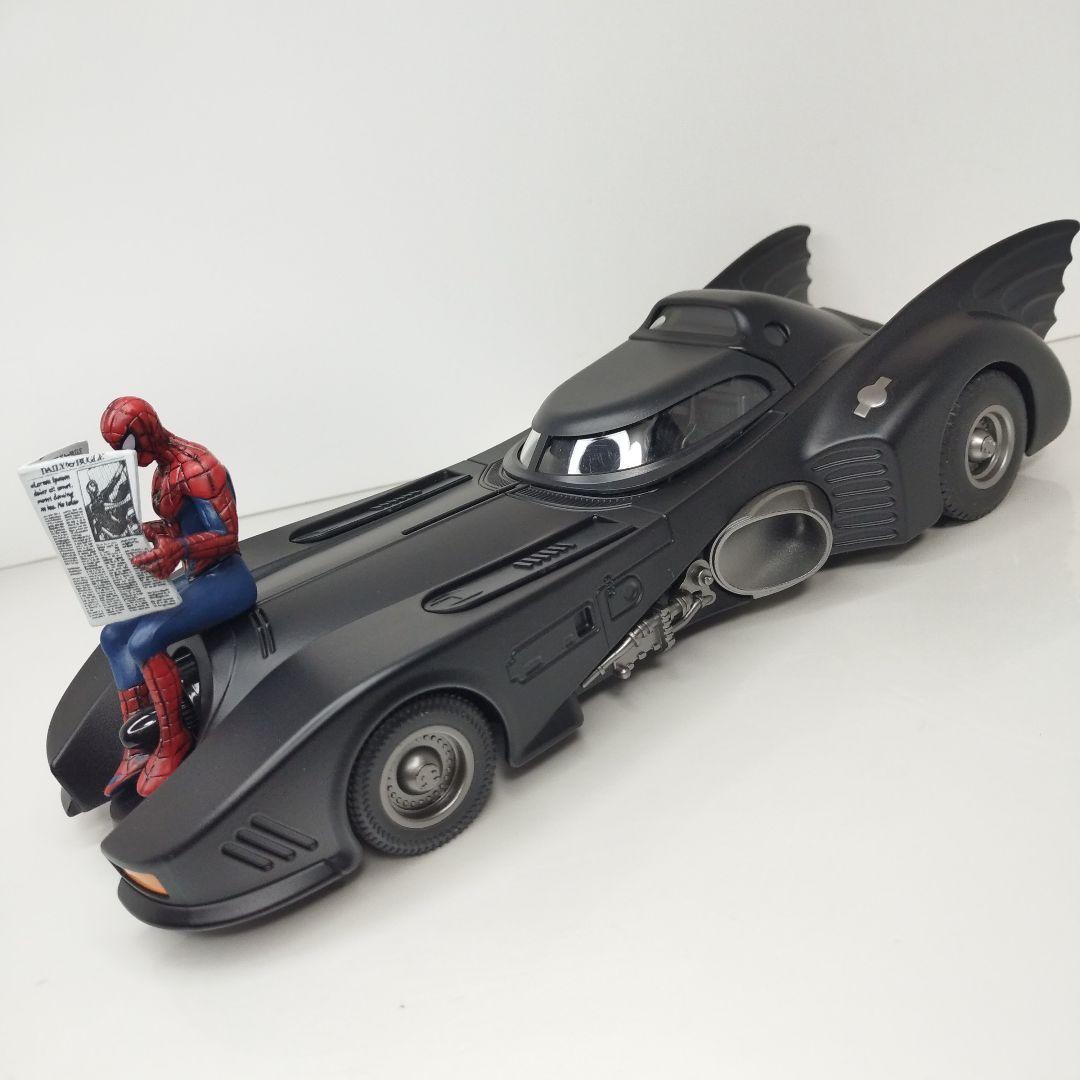 〓1/18スケール〓バットモービルとスパイダーマン〓金属製ダイキャストモデルカー
