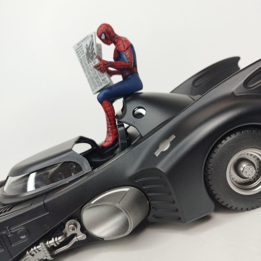 〓1/18スケール〓バットモービルとスパイダーマン〓金属製ダイキャストモデルカー