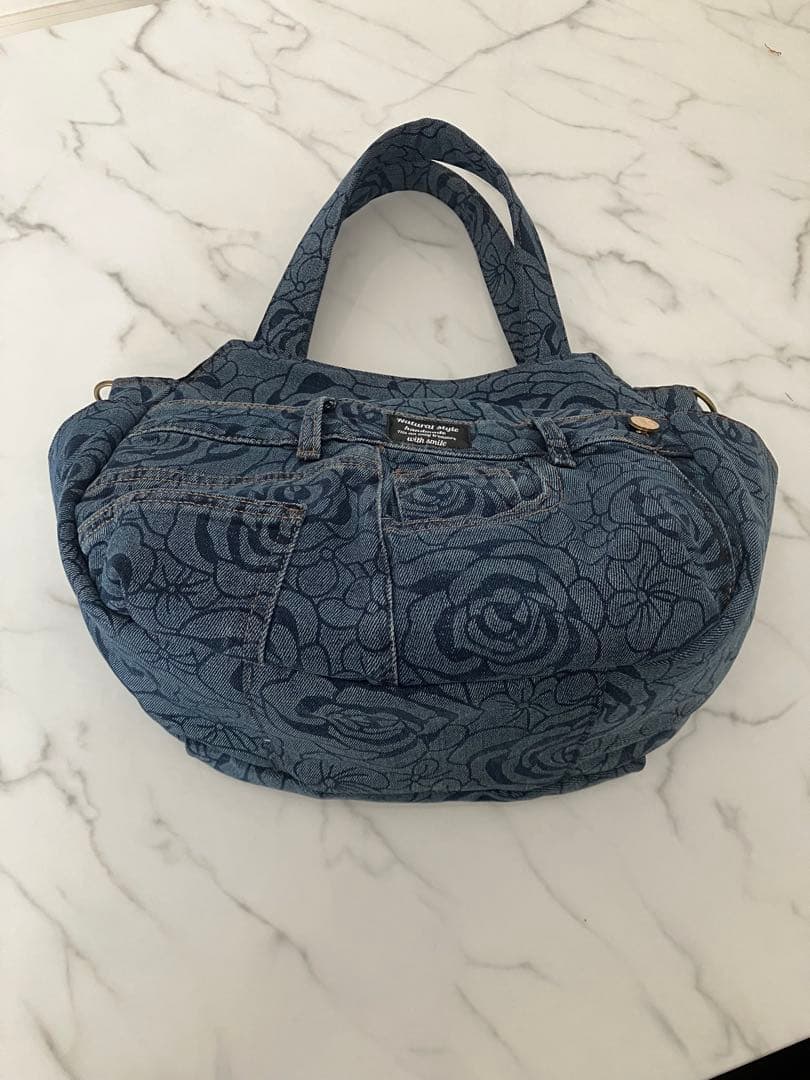 1096 大きめ花柄デニムリメイクバック　ハンドメイド