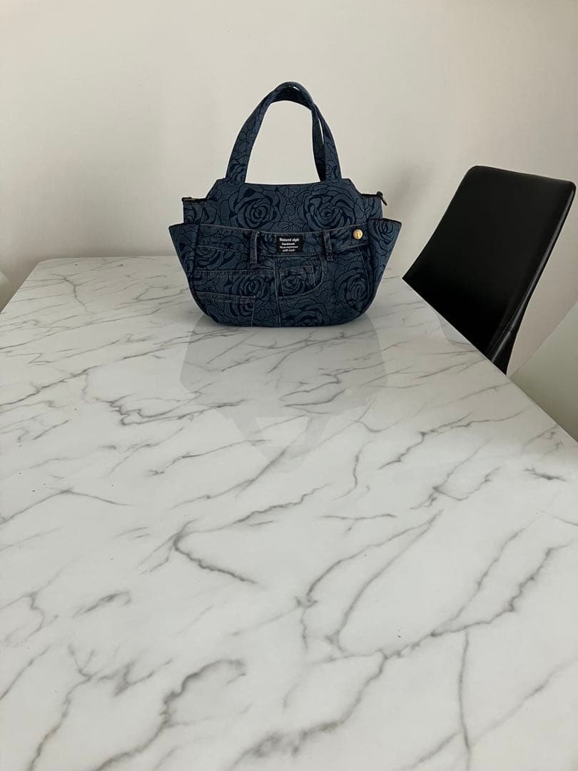 1096 大きめ花柄デニムリメイクバック　ハンドメイド