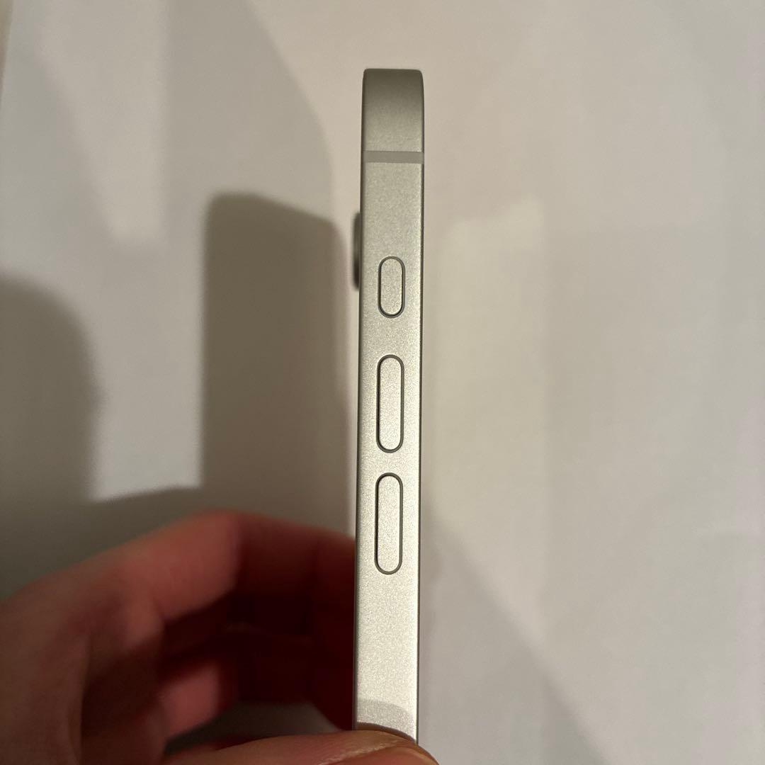 iPhone16e 256GB ホワイト　国内版SIMフリー