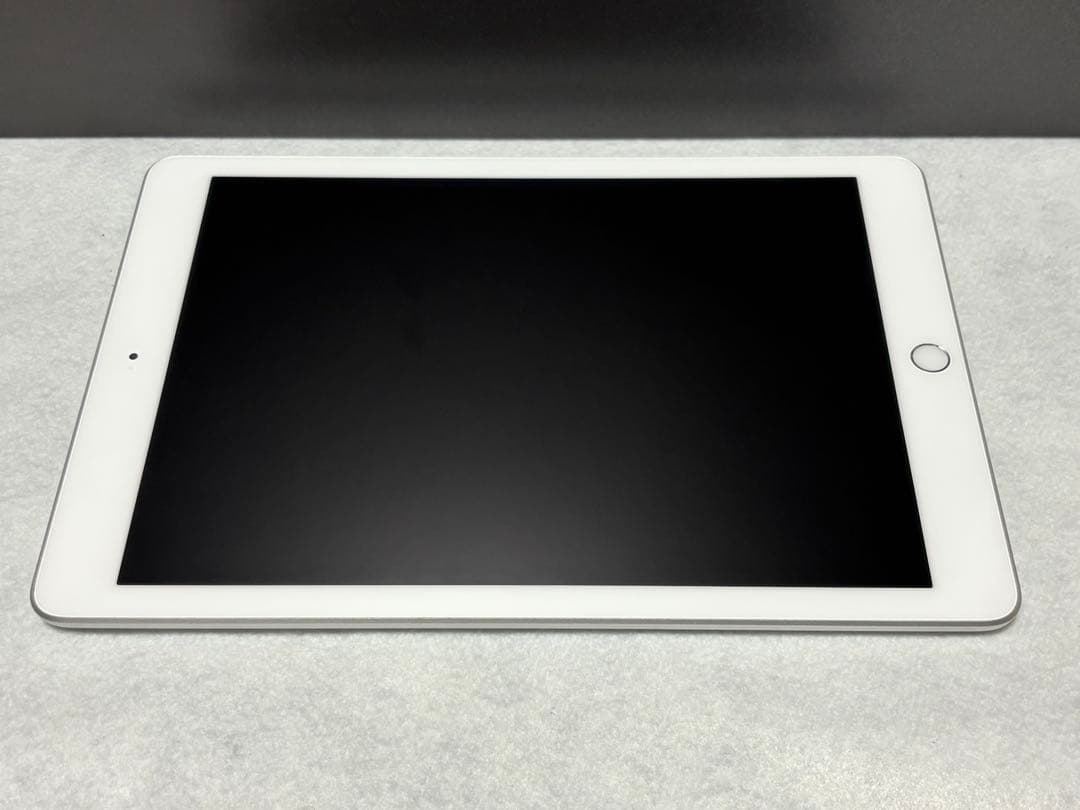 iPad 第6世代 32GB Wi-Fi シルバー バッテリー95% 箱あり美品