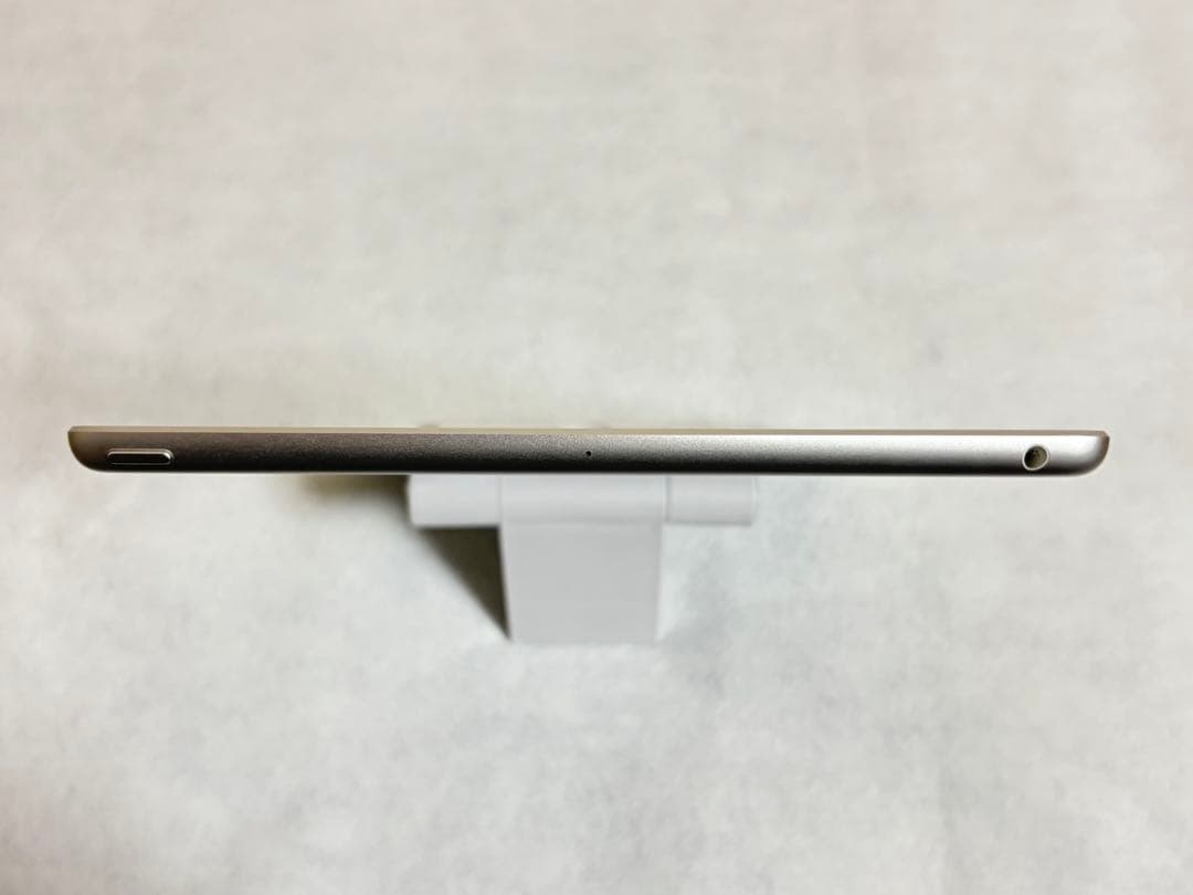 iPad 第6世代 32GB Wi-Fi シルバー バッテリー95% 箱あり美品