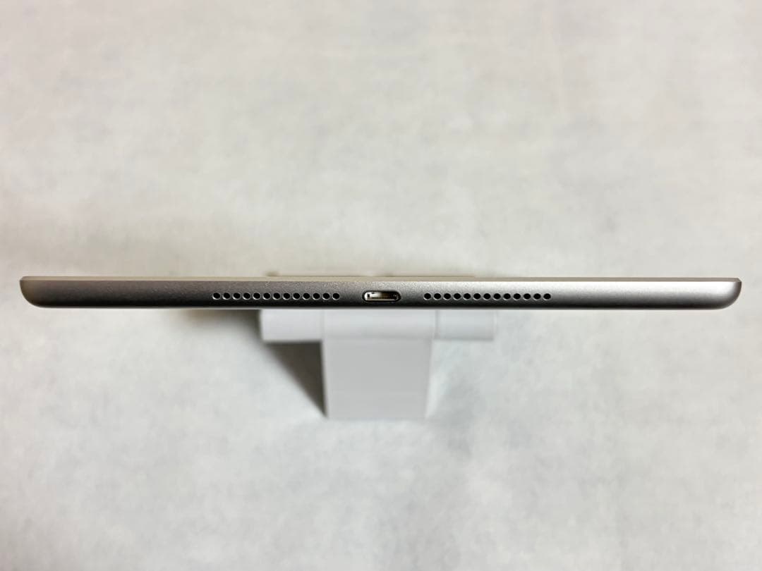 iPad 第6世代 32GB Wi-Fi シルバー バッテリー95% 箱あり美品