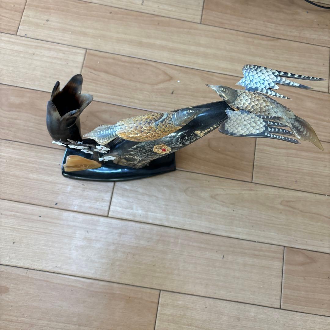 水牛角工芸　鳥彫刻　置物
