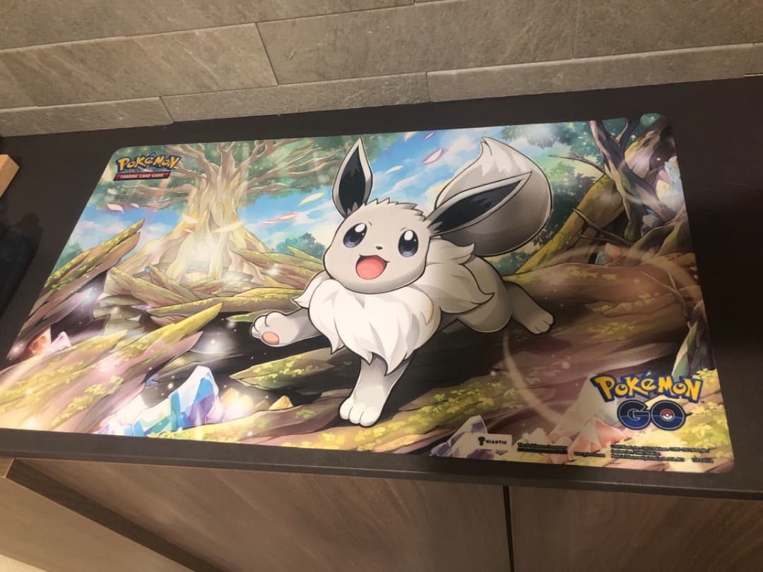 【希少品】レア ポケモン 色違いイーブイ プレイマット