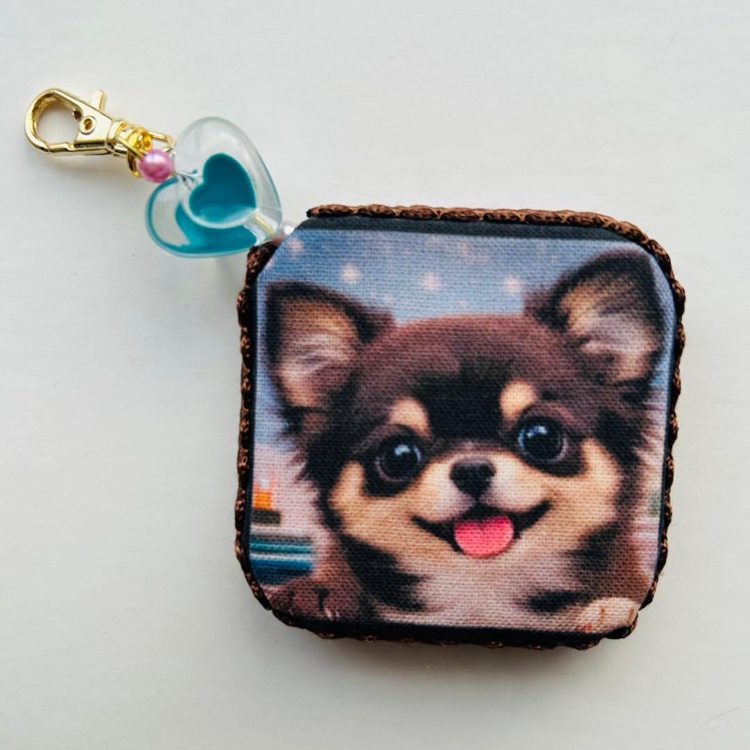 ハンドメイド　チワワちゃん　両面パネルメジャーチャーム❣️