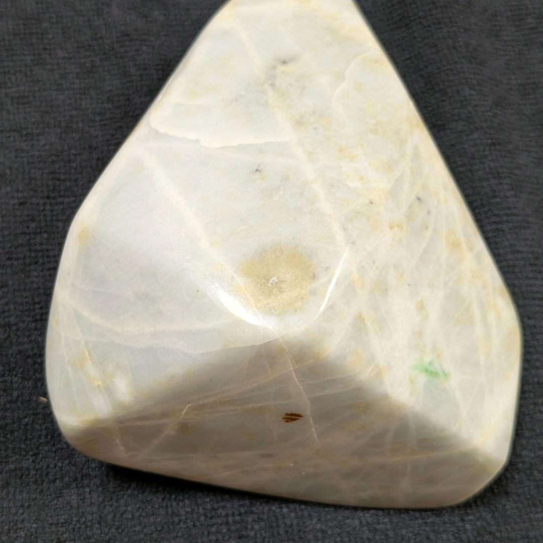 翡翠　国石　1.8kg　天然石　鉱物　原石