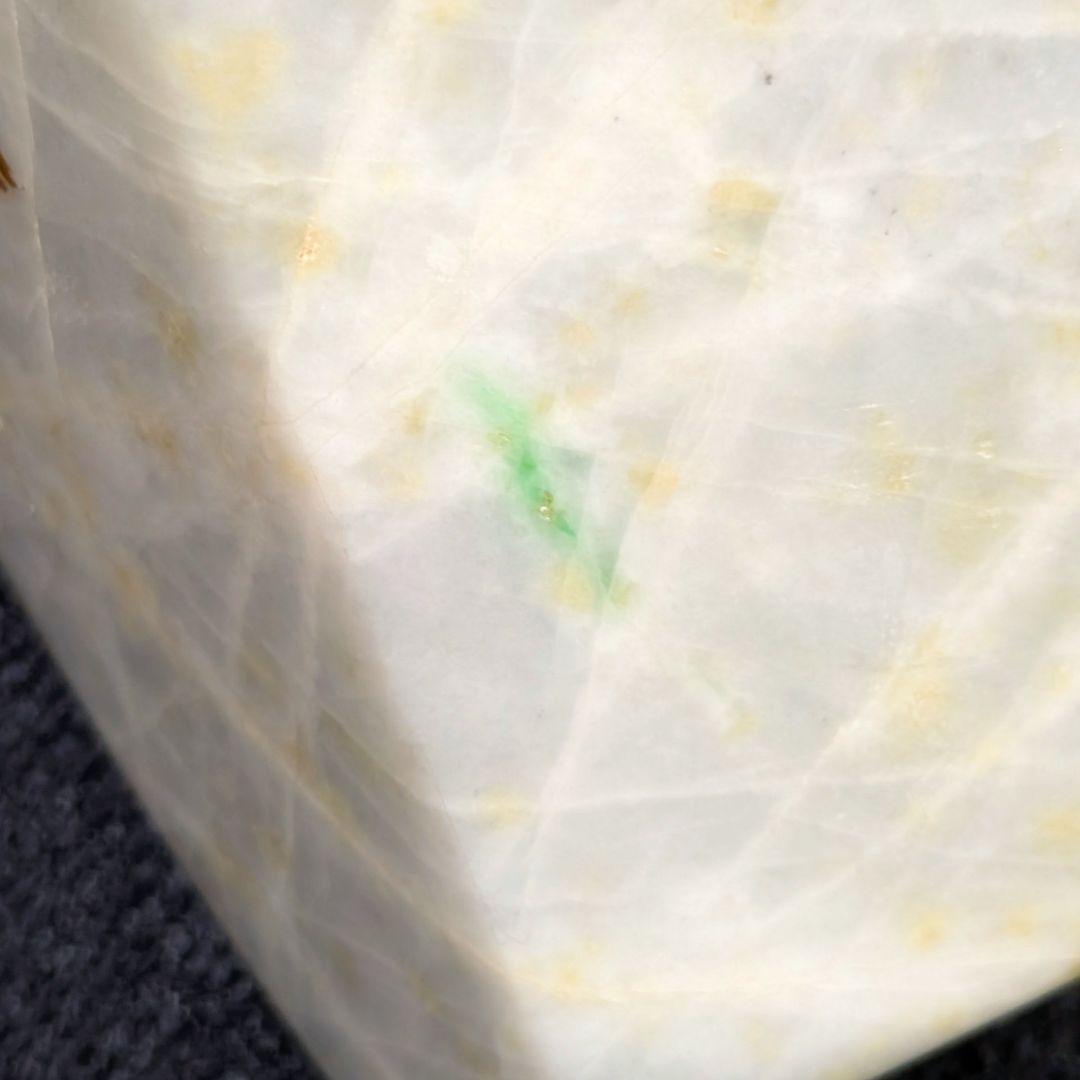 翡翠　国石　1.8kg　天然石　鉱物　原石