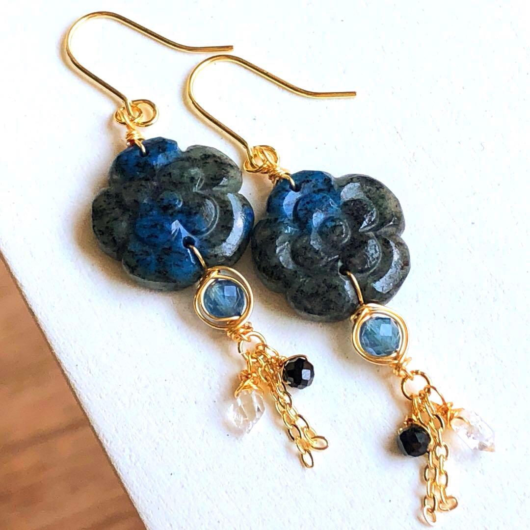 天然石④⑥ダブルフラワーカメリアカービングのピアス・トップ・ブレス14kgf