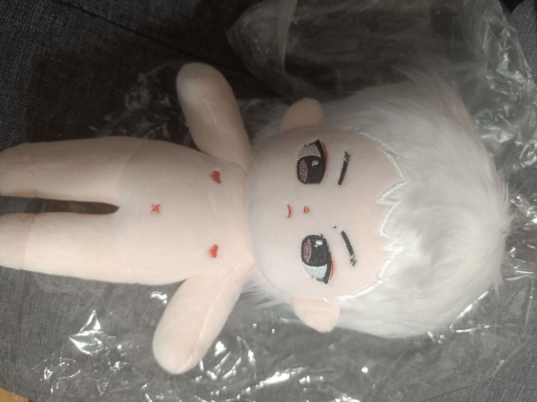 王一博 20cm ぬいぐるみ 2体セット パリコレVer.＋警察Ver. 新品