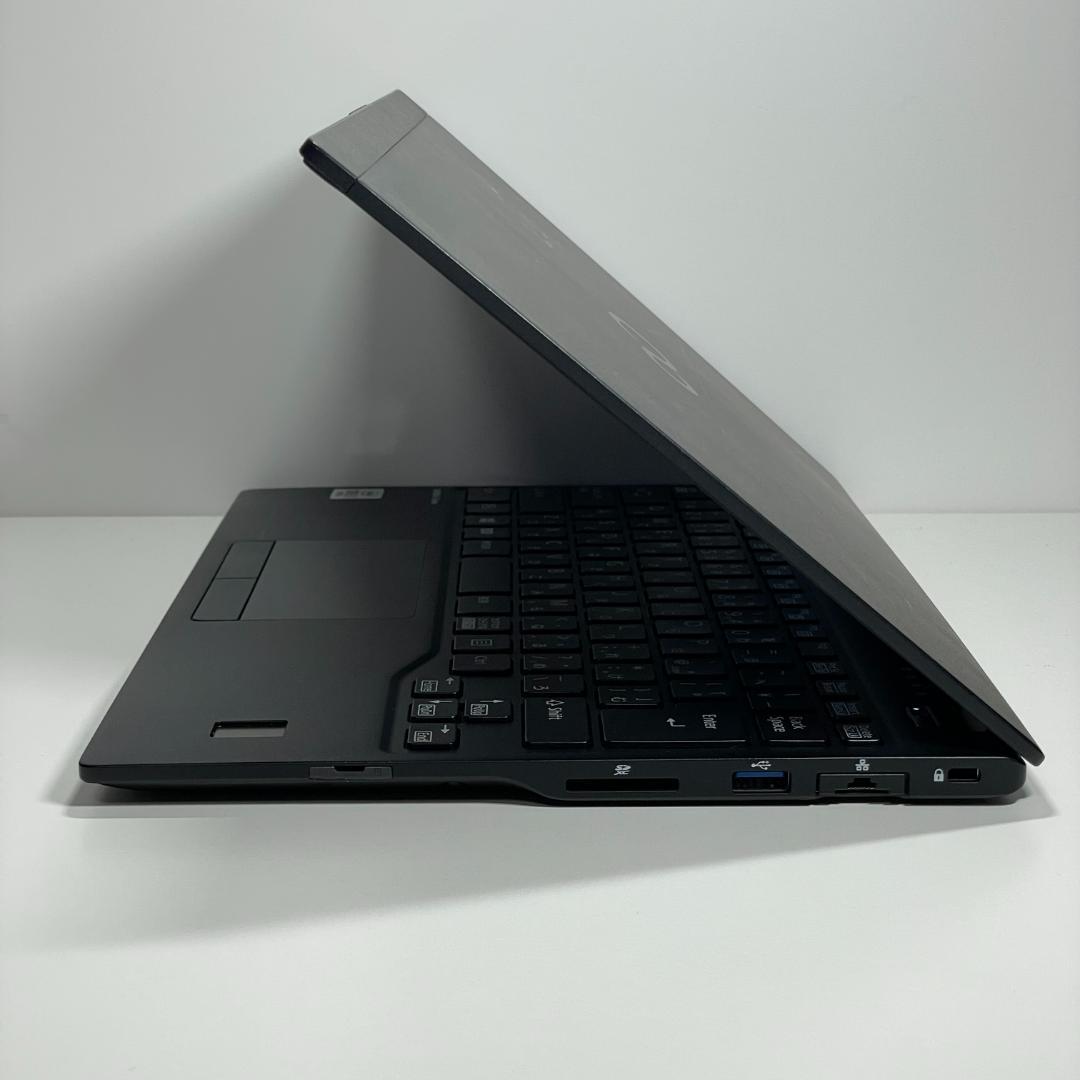 第10世代i7 富士通 U9310 ノートPC メモリ16GB office