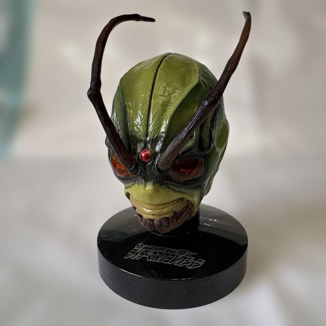 仮面ライダー マスクコレクション　シン　フィギュア 角付き　発光台座付き