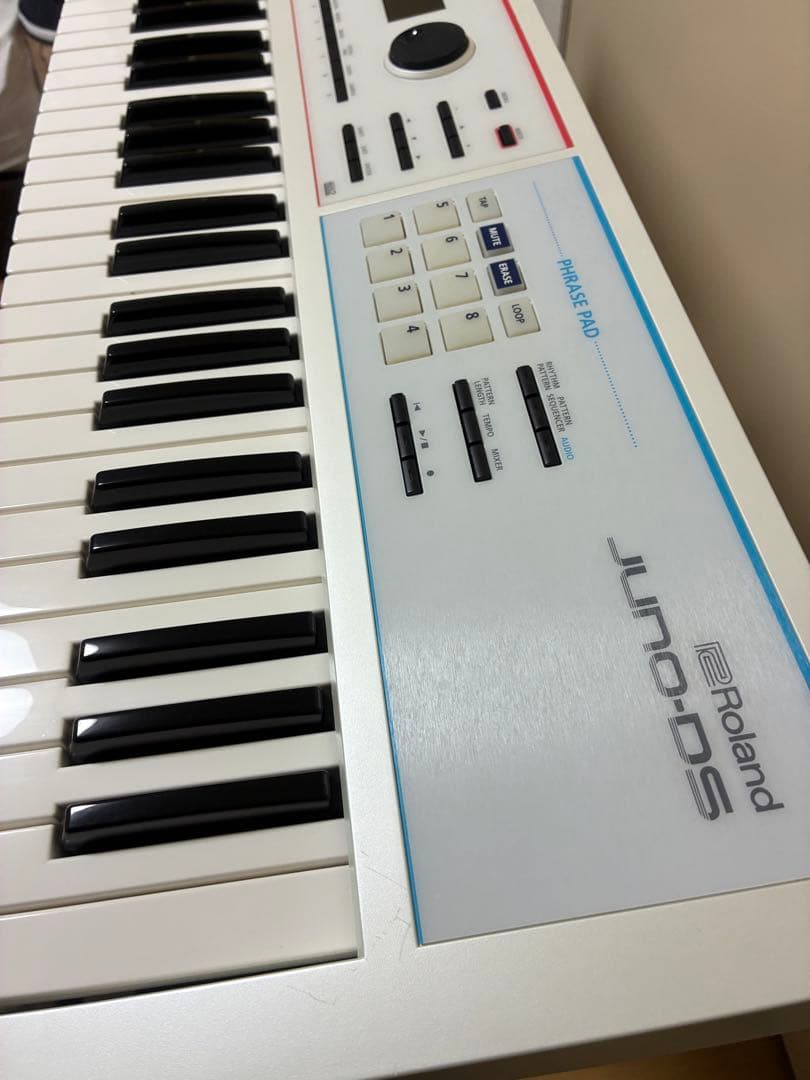 Roland JUNO-DS 61 シンセサイザー 本体