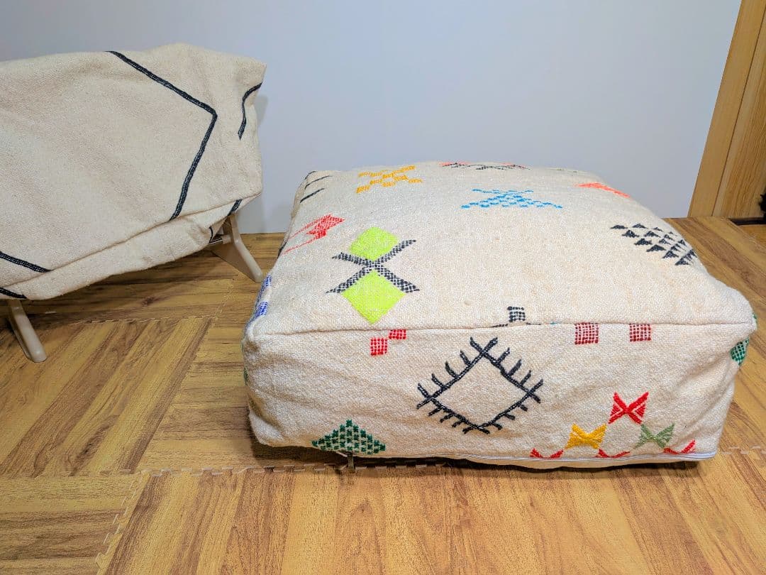 【新品／未使用】キリムモロッコベルベルプフ