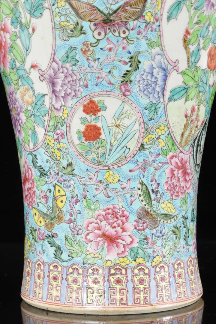 中国美術 乾隆年製銘 粉彩花鳥図大花瓶 孔雀牡丹図 五彩手描 飾壺 唐物 古美術