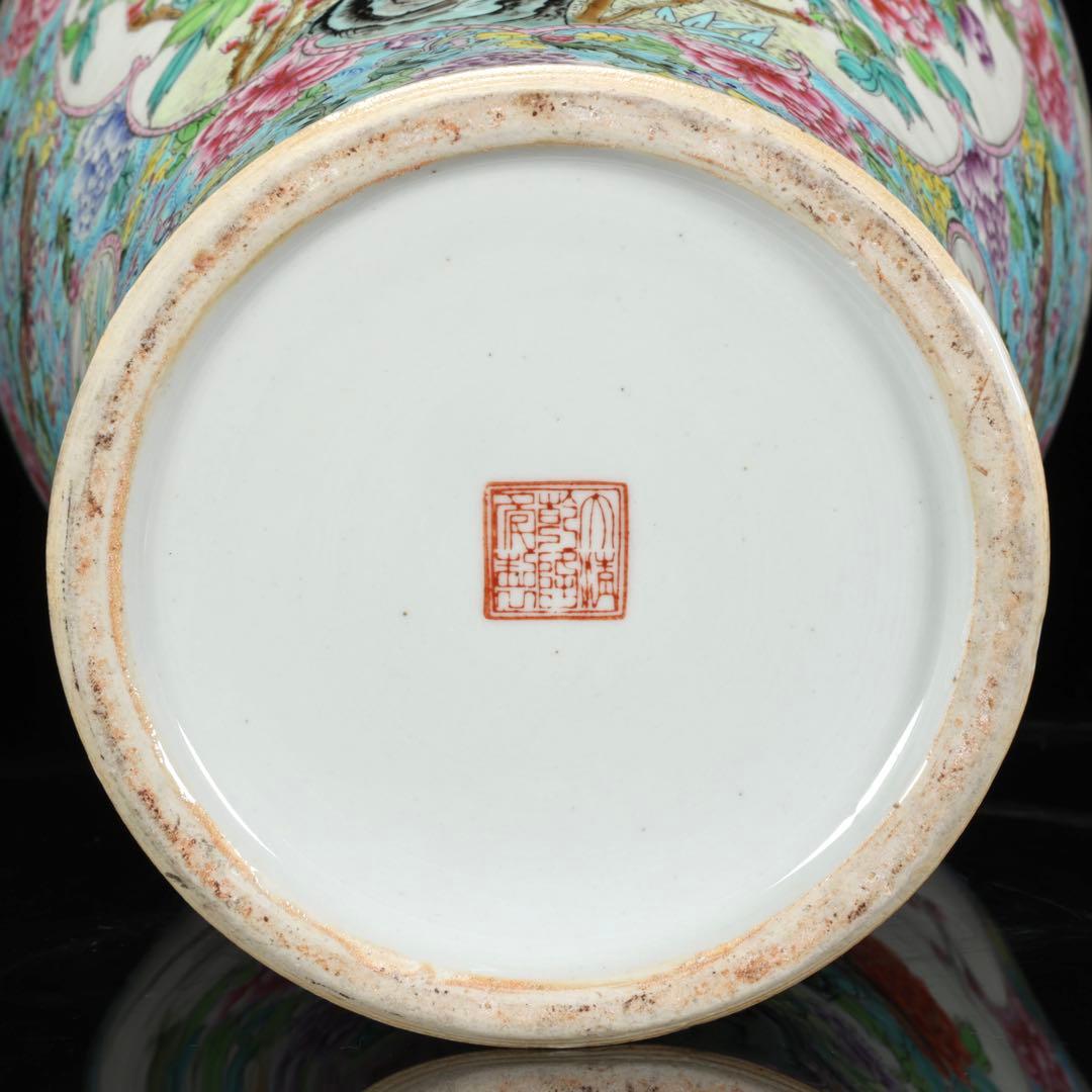 中国美術 乾隆年製銘 粉彩花鳥図大花瓶 孔雀牡丹図 五彩手描 飾壺 唐物 古美術