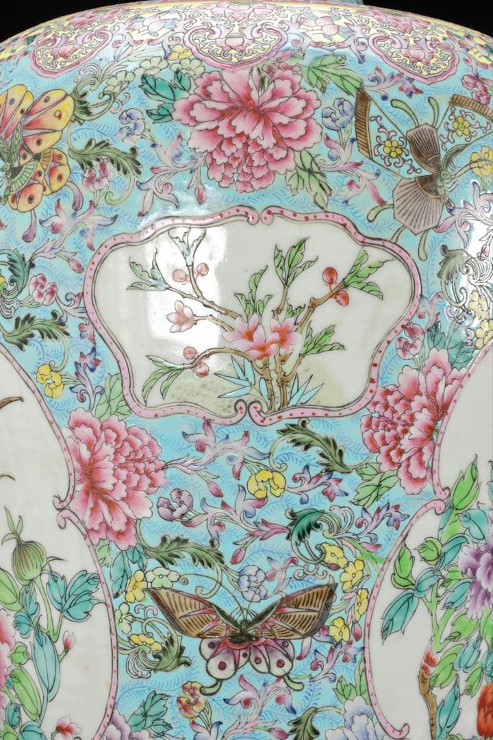 中国美術 乾隆年製銘 粉彩花鳥図大花瓶 孔雀牡丹図 五彩手描 飾壺 唐物 古美術