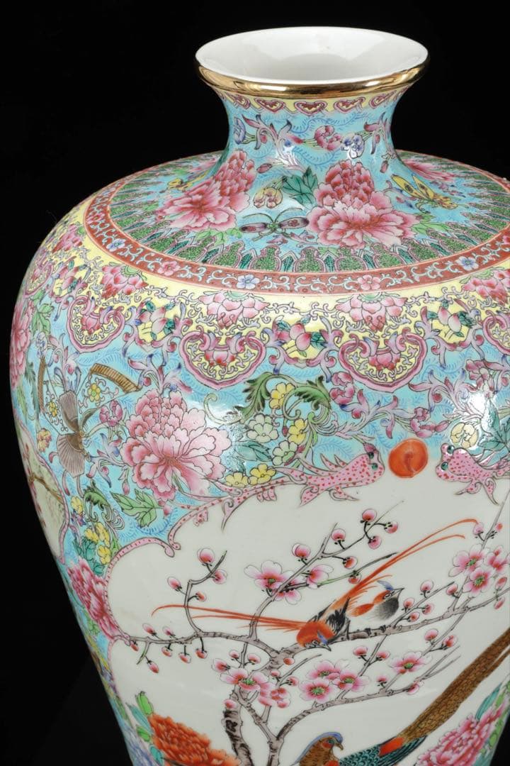 中国美術 乾隆年製銘 粉彩花鳥図大花瓶 孔雀牡丹図 五彩手描 飾壺 唐物 古美術