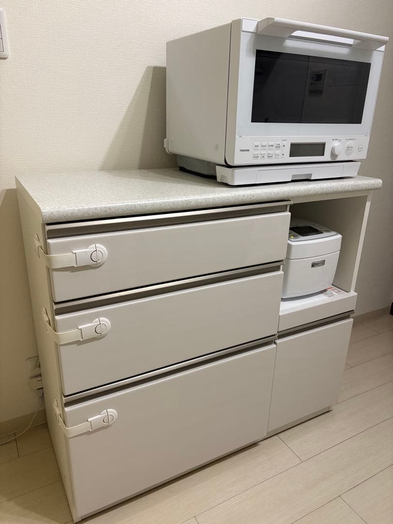 ニトリ食器棚　白