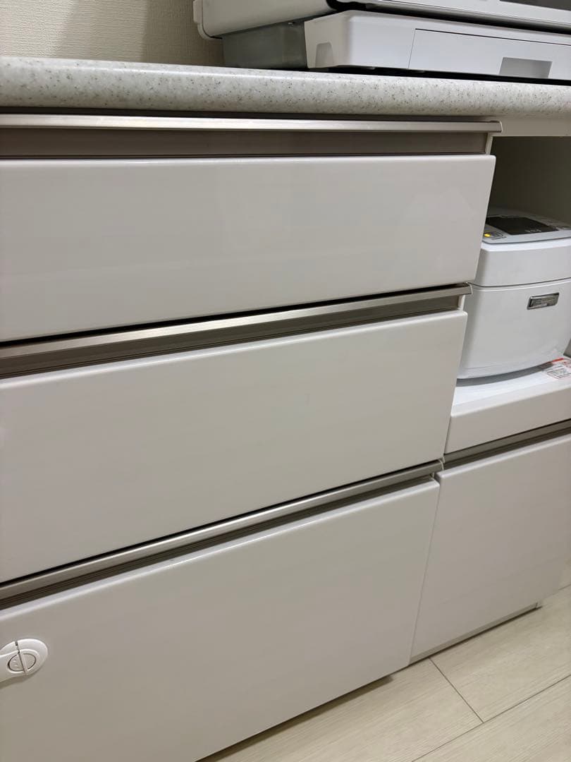 ニトリ食器棚　白