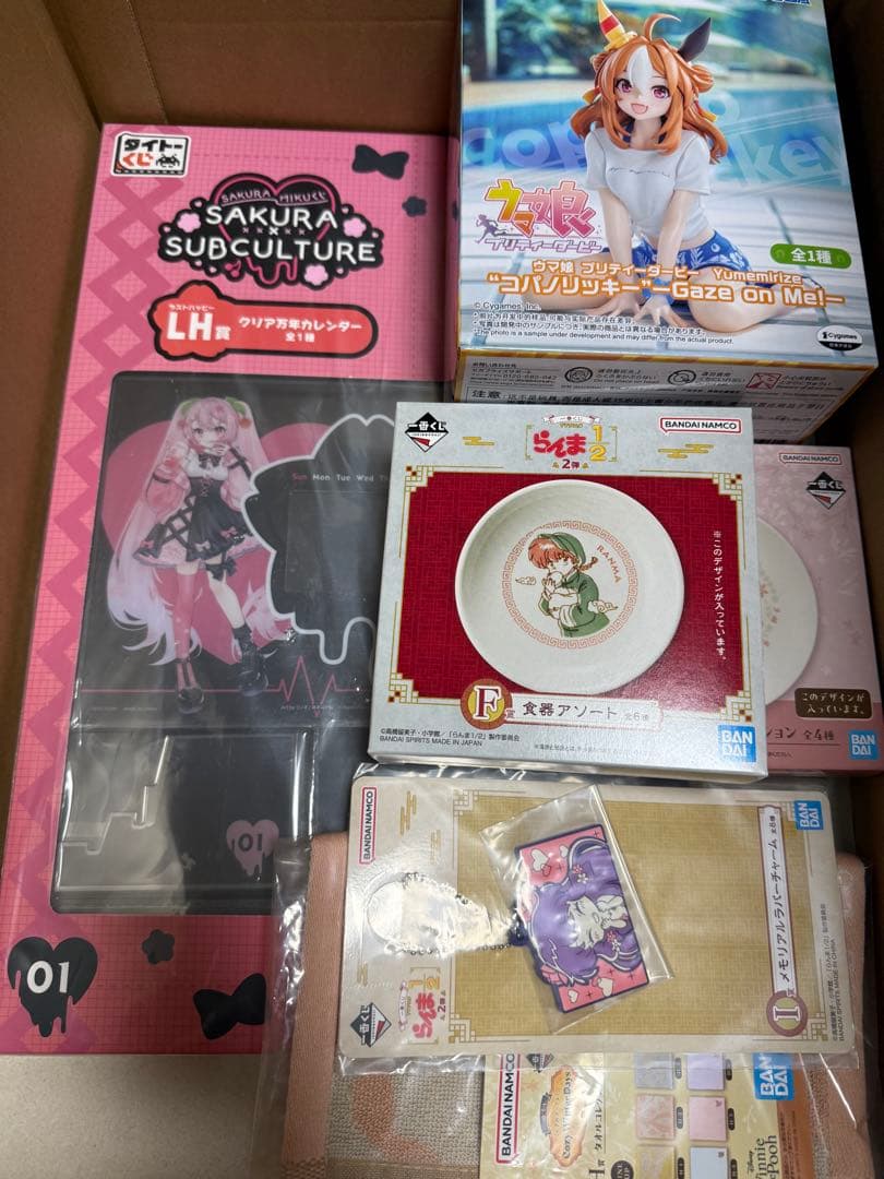 アニメグッズ　ノンジャンル　まとめ売り　120サイズ 箱★