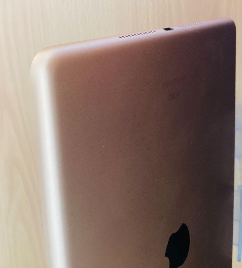 【hit_】iPad 第8世代 Wi-Fiモデル32GBゴールド