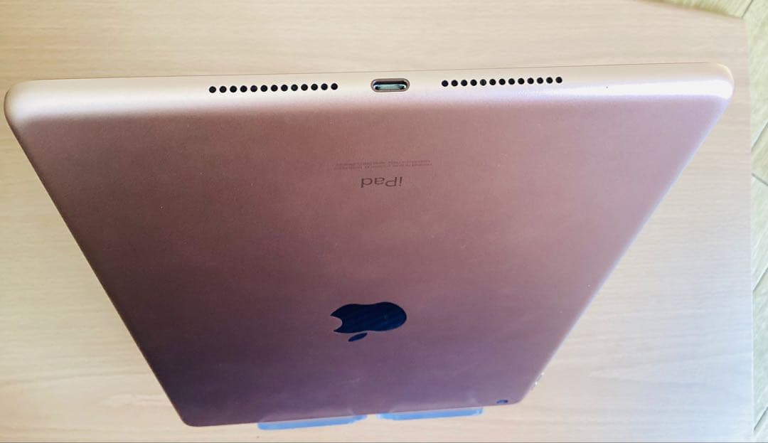 【hit_】iPad 第8世代 Wi-Fiモデル32GBゴールド