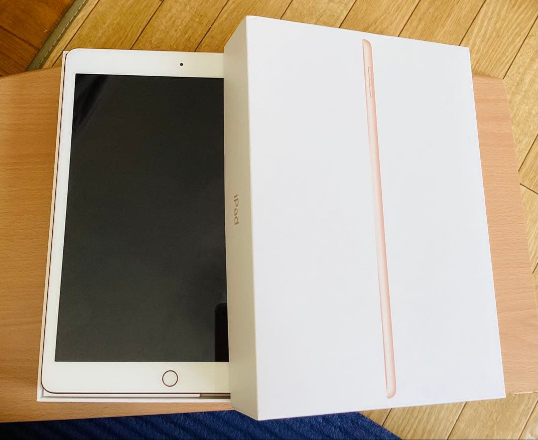 【hit_】iPad 第8世代 Wi-Fiモデル32GBゴールド