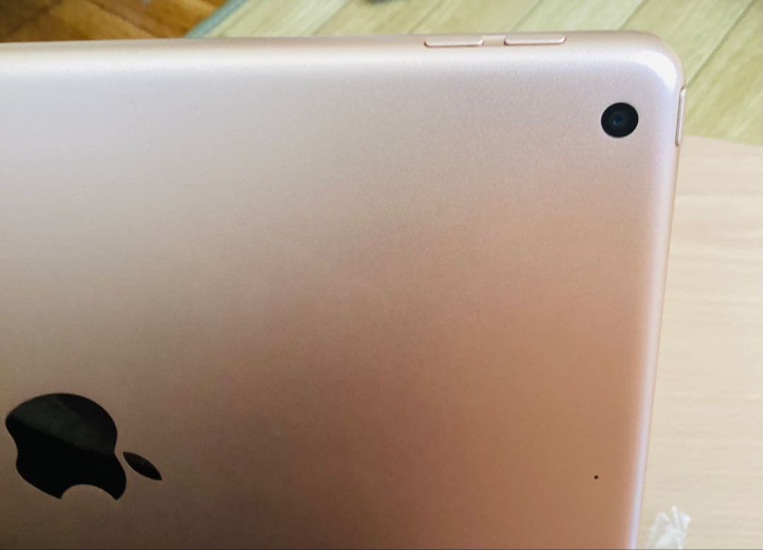 【hit_】iPad 第8世代 Wi-Fiモデル32GBゴールド