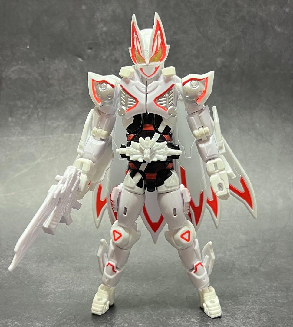 リボルブチェンジフィギュアPB06仮面ライダーギーツIX開封品