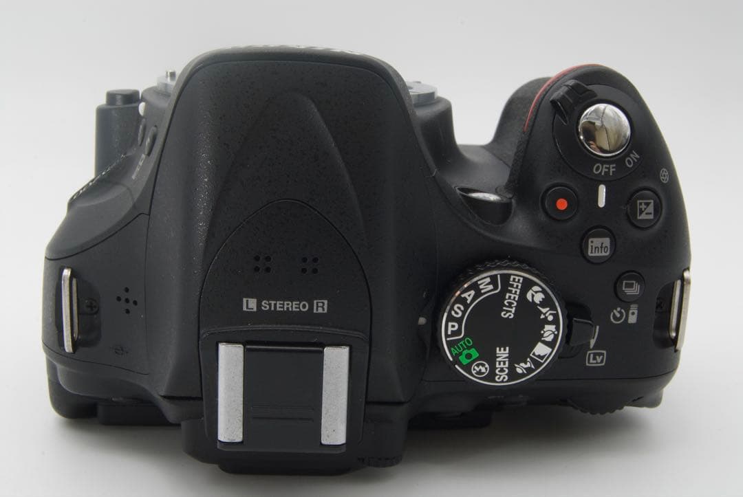 Nikon D5200 レンズキット　スマホ転送　手ぶれ補正　一眼レフカメラ