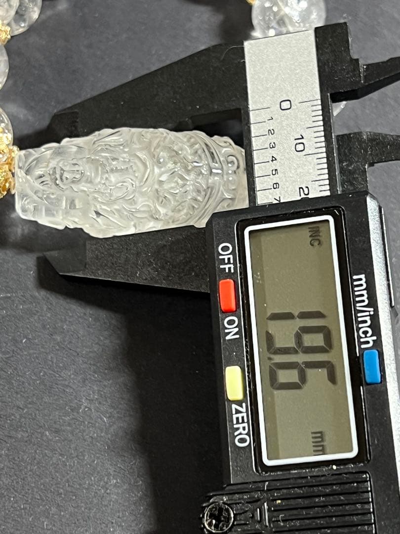 水晶の菩薩様両面彫り天珠と虹入りアイリスクォーツのブレスレット