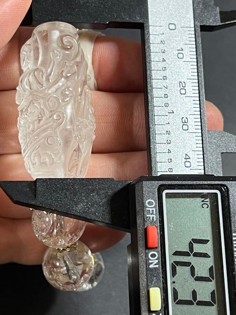 水晶の菩薩様両面彫り天珠と虹入りアイリスクォーツのブレスレット