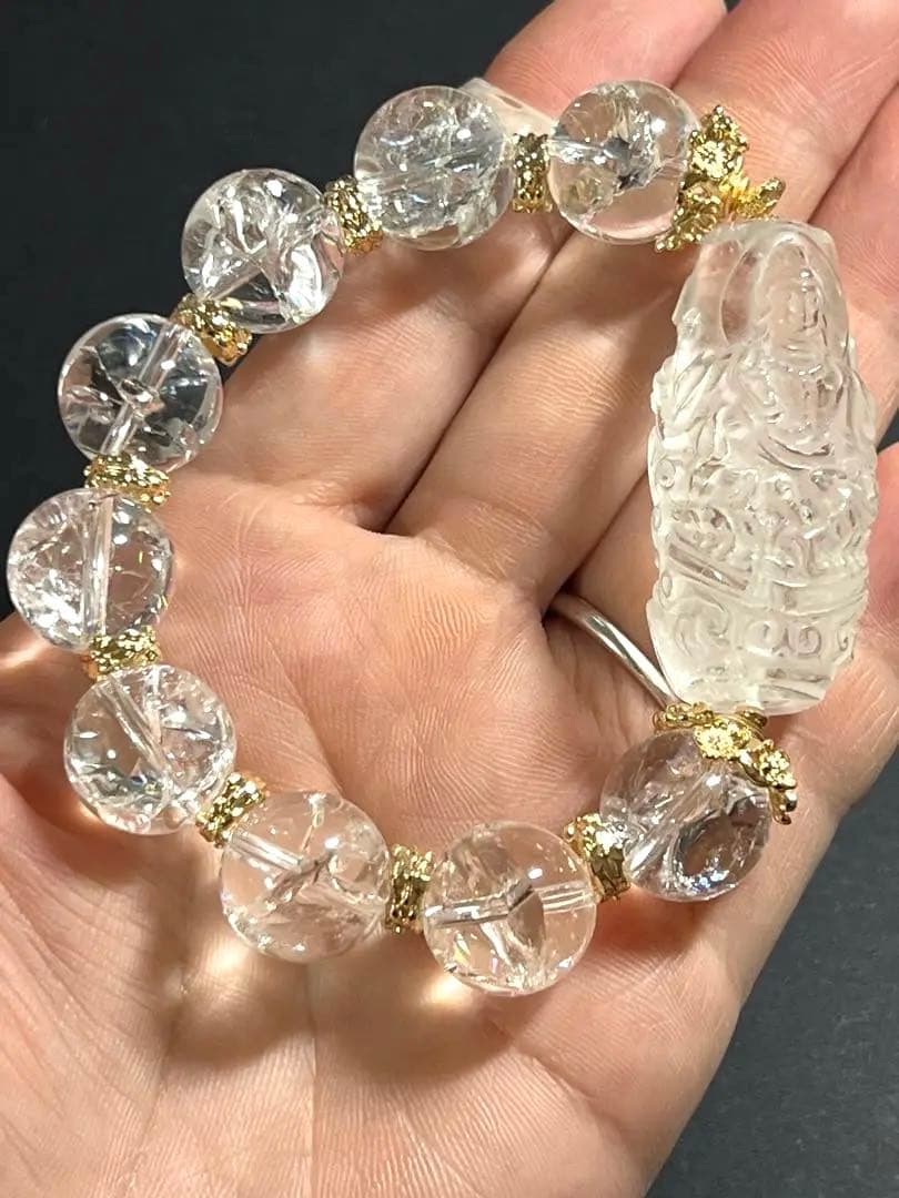 水晶の菩薩様両面彫り天珠と虹入りアイリスクォーツのブレスレット