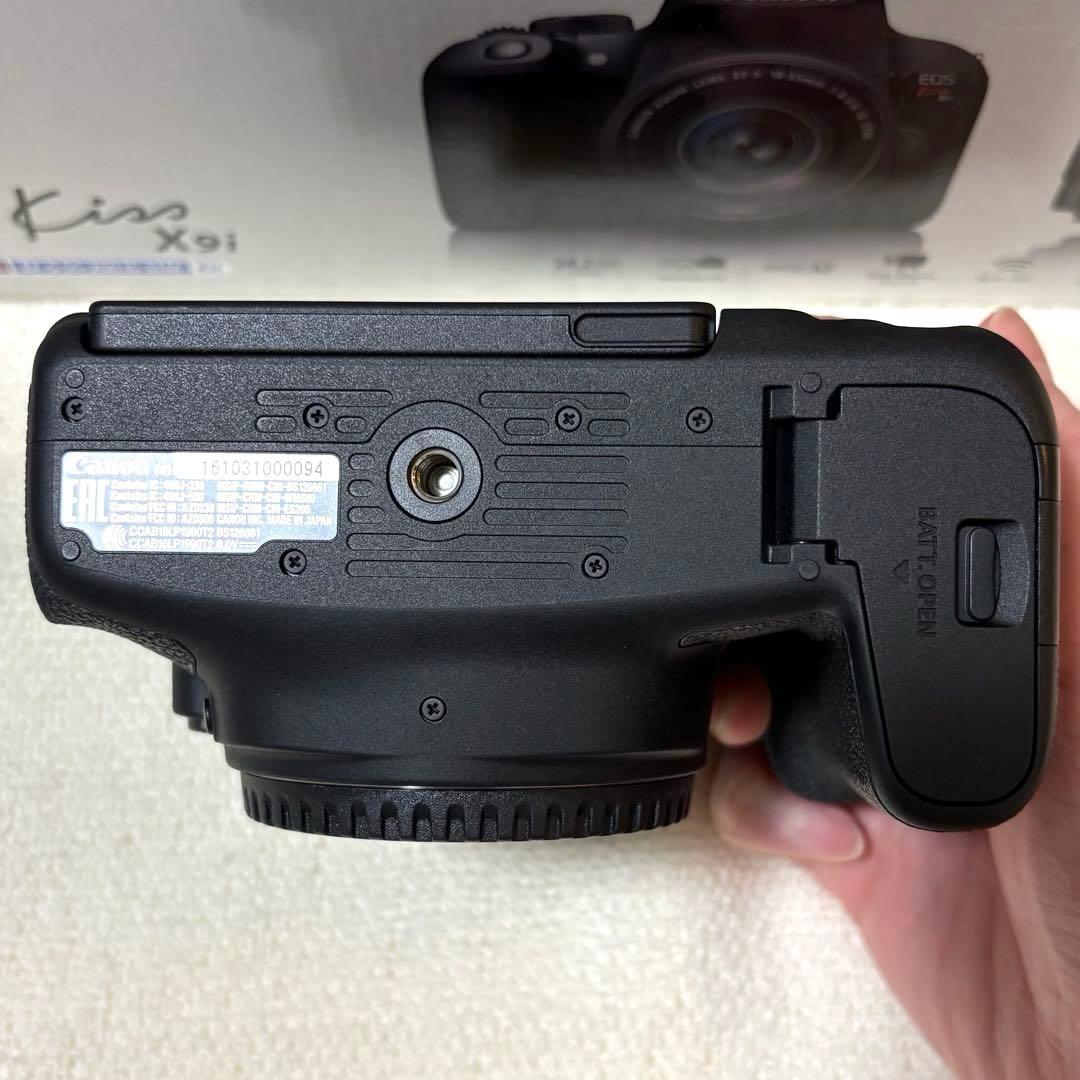 Canon EOS kiss X9i ダブルズームキット 一眼レフ カメラ