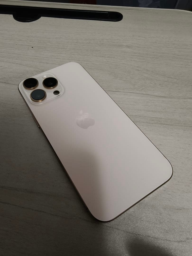 iphone 16 ProMax 1TB (充電容量95％)