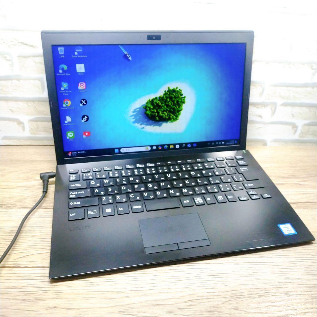鞄にスッポリ！超薄型VAIOノートパソコン✨️Windows11 カメラ付き