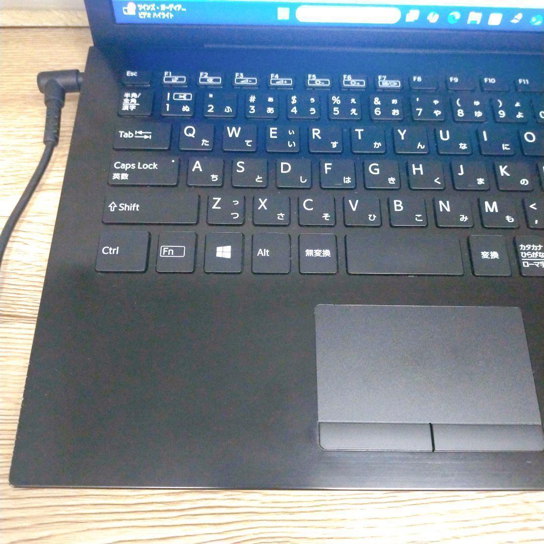 鞄にスッポリ！超薄型VAIOノートパソコン✨️Windows11 カメラ付き
