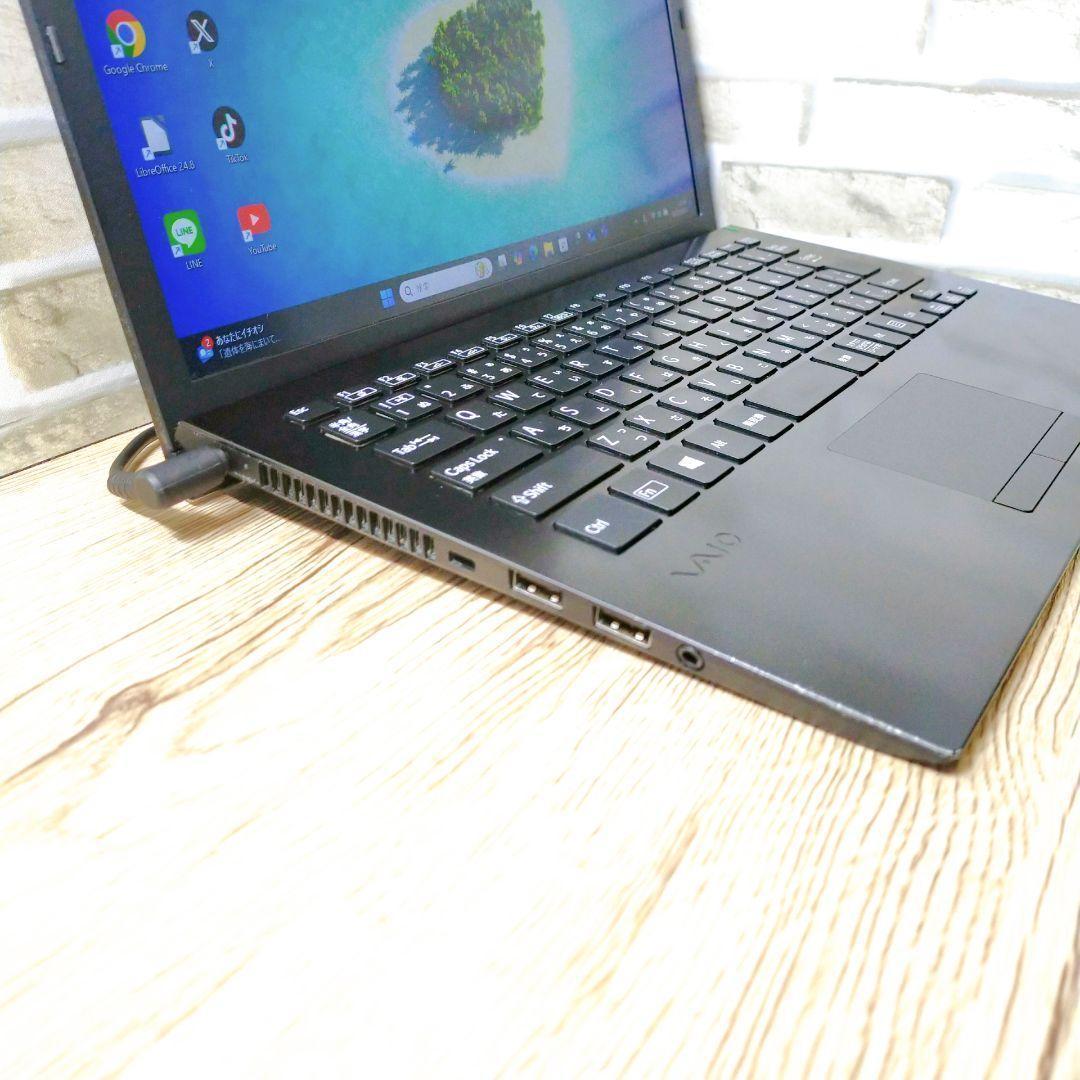 鞄にスッポリ！超薄型VAIOノートパソコン✨️Windows11 カメラ付き
