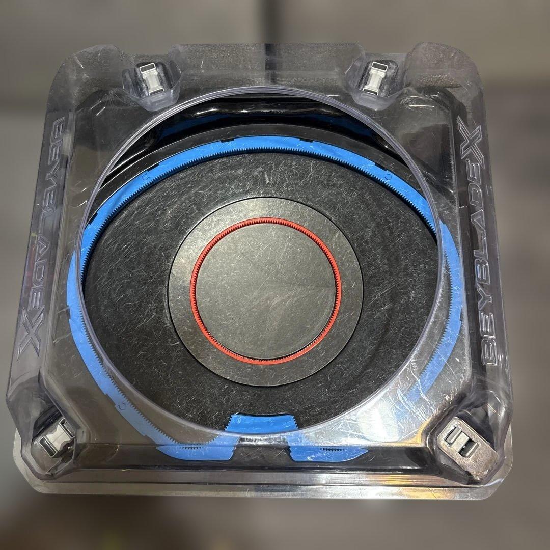 ベイプレードドーム✖️2台　駒✖️10個スターターセット