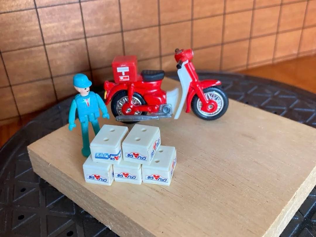 郵便車両のミニカー、チョロQほか14個