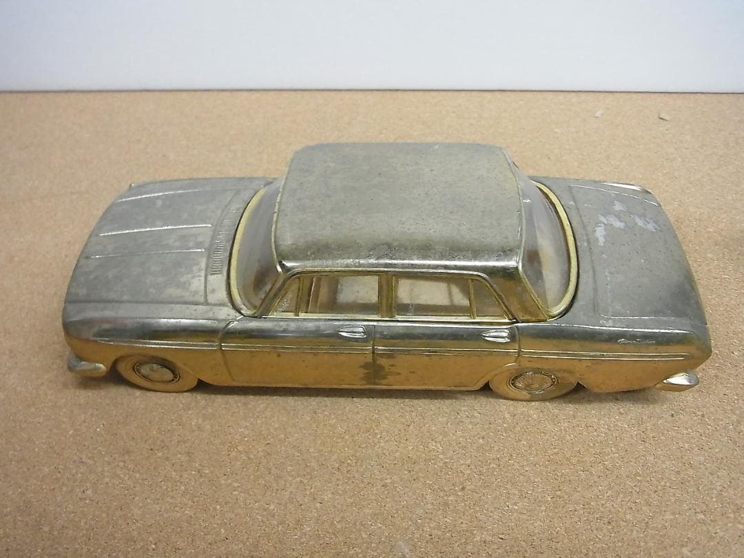 シガレットケース　金属　トヨタ　クラウン　ロイヤルサルーン